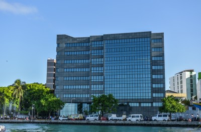 ކޮލަމް އޮޅުންބޮޅުން: ފައިސާ ދޮވުން