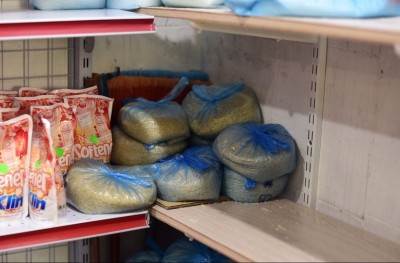 އަގުބޮޑުވާތީ ބައެއް ފިހާރަތަކުން ކާޑުގެ ބާވަތްތައް އާދަޔާ ހިލާފަށް ގިނައިން ވިކެނީ