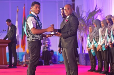 އަހުމަދިއްޔާ ސްކޫލުގެ ހުރިހާ ގޮތަކުން އެއްވަނަ ނަޝާ އަދި ރިފްޒާ އަށް