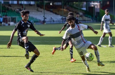 ޔޫތު ޗެމްޕިއަންޝިޕް: ޕެނަލްޓީ ޖަހައިގެން ޓީސީ ބަލިކޮށް އީގަލްސް ފައިނަލަށް