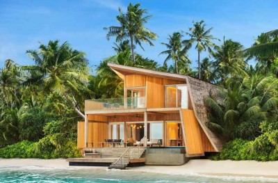 ވޮށްމުލީގައި ހެދި ސެއިންޓްރެޖިސް ޓޫރިސްޓުންނަށް ހުޅުވާލައިފި