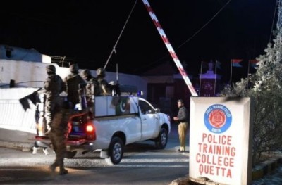 ޕާކިސްތާނުގެ ޕޮލިސް ކޮލެޖަކަށް ހަމަލާދީ 58 މީހުން މަރާލައިފި