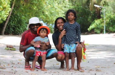 ފީނައިގެން ހުރިހާ އެއްޗެއް ހޯދި އަންހެން ޑައިވަރު