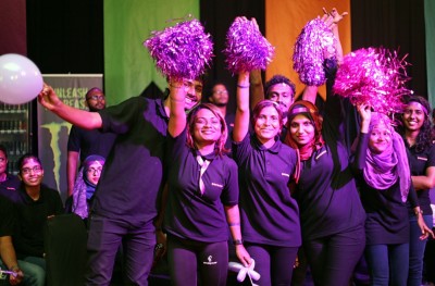 އުރީދޫގެ ބްރިގޭޑް، މުވައްޒަފުން މަސައްކަތަށް ހިތްޖައްސައިފި