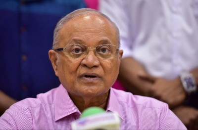 ރައީސް ޔާމީން ހަގީގަތް އޮޅުވާލެއްވީ، މުދަލާއި ވަސީލަތް ބޭނުންކުރި މައްސަލާގައި ފިޔަަވަޅު އަޅަން ޖެހޭ: މައުމޫން