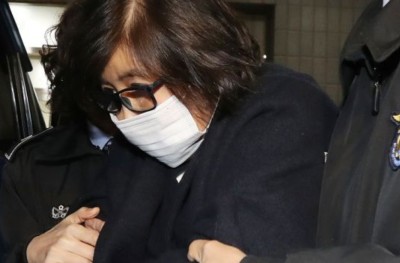 ދެކުނު ކޮރެއާގެ ރައީސާއާ ގުޅޭ ކޮރަޕްޝަނުގެ މައްސަލާގައި ސެމްސަންގެ އޮފީސް ފާސްކޮށްފި