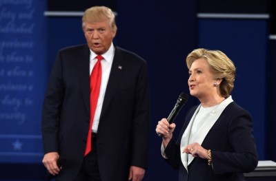 ޓްރަމްޕްގެ ބަދަލުގައި ހިލަރީ ވެރިކަމަށް އަތުވެދާނެ، އެކަމަކު ހަނި ފުރުސަތެއް!؟