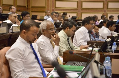 މިއީ އުންމީދީ ބަޖެޓެއް ނޫން، ރައްޔިތުން ވާނީ އިތުރަށް ފަގީރު: އިދިކޮޅު މެމްބަރުން