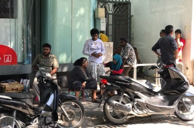 ޑޮލަރު ކިއޫ ބޮޑުވެއްޖެ، ކިއޫ ނަމްބަރު ވިޔަފާރިއަކަށް!