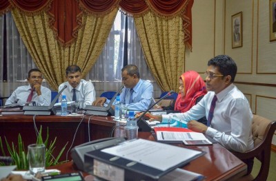 ޝަކުވާ ހުއްޓަސް ޝަރުއީ ދާއިރާގެ ބަޖެޓު ބޮޑު ނުކުރަން ކޮމިޓީން ނިންމައިފި