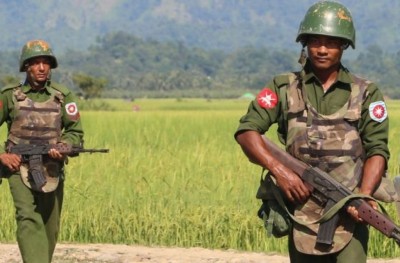 މިއަންމާގެ މުސްލިމުންގެ އަވަށުން 25 މީހުން މަރާލައިފި