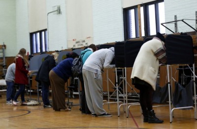 އެމެރިކާގެ އިންތިޚާބުގެ ވޯޓުލުން ކުރިއަށް ދަނީ