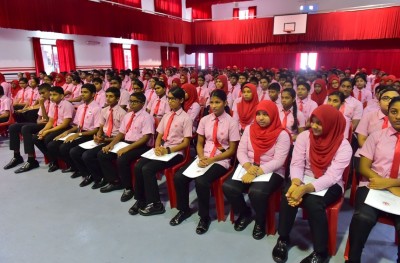 ސްކޫލުތަކުން ތަފާތު މަންޒަރެއް