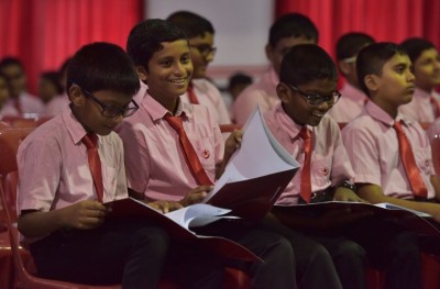 ސްކޫލުތަކުން ތަފާތު މަންޒަރެއް