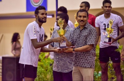 އެޑަމް: އަނެއްކާ ވެސް ވޮލީބޯޅައިން އާ ތަރިއެއް!