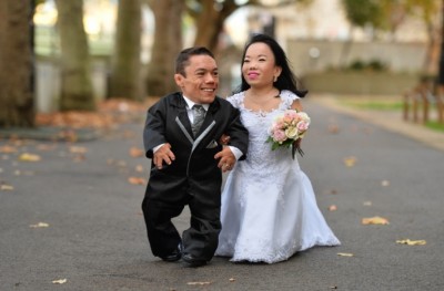 އެންމެ ކުރު ދެމީހުން ކައިވެނިކޮށް ރެކޯޑް ފޮތަށް