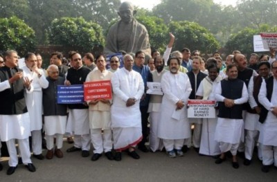 ފައިސާގެ މައްސަލާގައި އިންޑިއާގެ އިދިކޮޅު ފަރާތްތައް އިހުތިޖާޖަށް