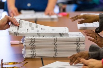 ތިން ސްޓޭޓުގެ ވޯޓު އަލުން ގުނަން ޓްރަމްޕުގެ ސަޕޯޓަރުން ދެކޮޅު