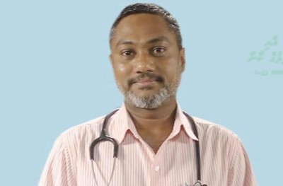ދަރިފުޅުގެ ފޮޓޯ ނަގައިގެން ސްޓޫޑިއޯ އިން އައި ފަހުން ޖެހުނީ ފިޓް! ބެލެނިވެރިން ވިސްނާލަމާ!