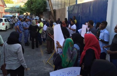 ޓާޓާ ފްލެޓް ލިބުނު މީހުން ޑައުންޕޭމަންޓް ކުޑަކޮށްދޭން ގޮވާލައި ހިމޭން މުޒާހަރާއެއް ކޮށްފި