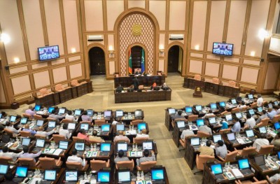 ރާއްޖޭގައި ކޮރަޕްޝަން ދަނީ އާދައިގެ ކަމަކަށް ވަމުން: ފާރިސް