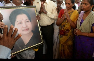 ޖަޔަލަލިތާ: ދެކުނު އިންޑިއާގައި އުފެދުނު ވަރުގަދަ ސިޔާސީ "މަންމަ" އެއް