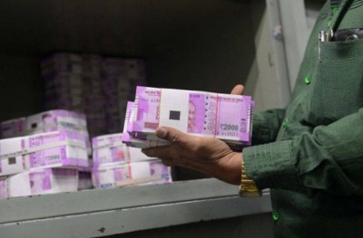 ޗެންނާއީ މީހެއްގެ ގެއިން 90 ކްރޯޑް ރުޕީސް އާއި 100 ކިލޯ ރަން ހޯދައިފި