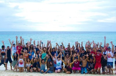 މިއީ ދުނިޔޭގެ އެންމެ ރަނގަޅު ބޮސްތަ؟ 100 މުވައްޒަފުންނާ އެކު ޗުއްޓީގައި ރާއްޖެ އަށް