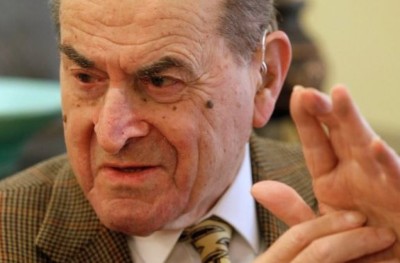 ކަރުގައި އެއްޗެއް ތާށިވުމުން ފުރާނަ ސަލާމަތްކޮށްދޭ އުކުޅު އީޖާދު ކުރެއްވި ޑޮކްޓަރު އަވަހާރަވެއްޖެ