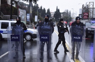 ނައިޓްކްލަބުގައި ހަމަލާ ދިން މީހާ އަދިވެސް އަތެއް ނުވޭ