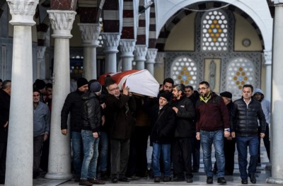 ނައިޓްކްލަބުގައި ހަމަލާ ދިން މީހާ އަދިވެސް އަތެއް ނުވޭ