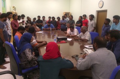 ކުޑަކުއްޖަކާ "ބެހުނު" މީހަކު ދޫކޮށްލުމުން ރައްޔިތުން އިހްތިޖާޖް ކުރަނީ