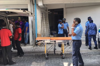 "ފެނުނުއިރު ހީވީ ދެމަފިރިން އެކުގައި ނިދާފައި ތިބިހެން!"