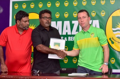 ކޯޗު ޒިންމާ ނަގައިފި، ސީނިއާ ކުޅުންތެރިން ވެސް ޒިންމާ ނަގަން ޖެހޭ: މާޒިޔާ