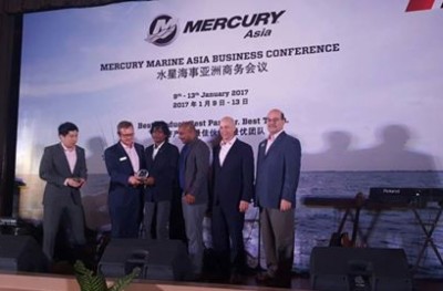 ހަަސަން މެރިން އިންޖިނިއަރިން އަށް މާކިއުރީ މެރިންގެ އެންމެ ޝަރަފްވެރި އެއް އެވޯޑު ލިބިއްޖެ