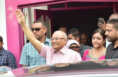 މޫސަގެ ކޮލަމް: ދުންޔާގެ އުނބަށް ޖެހުން
