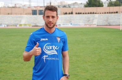 ނިއު އަށް ސްޕެއިން ފޯވާޑަކާއި ޖަޕާން މިޑްފީލްޑަރެއް