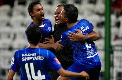 ދިވެހި ފުޓްބޯޅައިގެ ތެރެއަށް ބަލަކް އެނބުރި އަންނަނީ؟