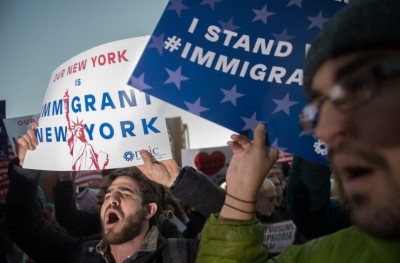 ހަތް ގައުމެއްގެ މުސްލިމުން އެމެރިކާ އަށް ވަނުން ހުއްޓުވަނީ