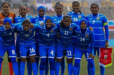 މިރުފަތު އަންހެން ގައުމީ ޓީމާ ދުރަށް