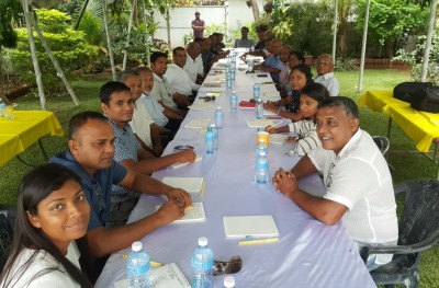 އެމްޑީޕީގެ އިސް ބޭފުޅުންނާ ނަޝީދު ބައްދަލުކުރައްވައިފި