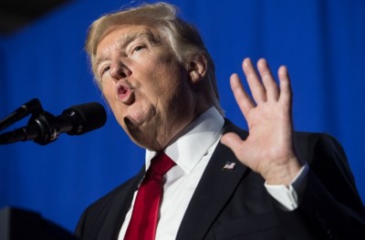 މެކްސިކޯގެ ބޯޑަރުގައި ފާރެއް ރޭނުމަށް ޓްރަމްޕް އަންގަވައިފި