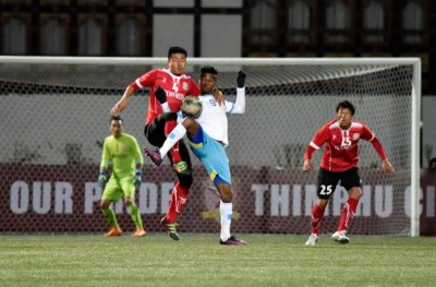 ދިވެހި ފުޓްބޯޅައަށް ފަރިތަވެއްޖެ، ވެލެންސިއާ އަތުން މޮޅުވެވޭނެ: ތިމްޕޫ ކޯޗު