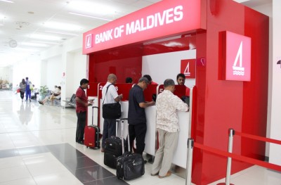 ދުވާލަކު 200 މީހުންނަށް އެއާޕޯޓުން ޑޮލަރު ވިއްކަން: ބީއެމްއެލް