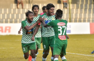 މާޒިޔާ ޖެހިޖެހިގެން ތިން ވަަނަ ފަހަރަށް ޗެރިޓީ ޝީލްޑް އުފުލާލައިފި