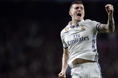 މެޑްރިޑުން ފަހަތުން އަރައި ނަޕޯލީ ބަލިކޮށްފި