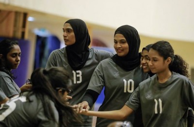 އެމްބީއޭ ކަޕުގެ އަންހެން ޑިވިޝަނުގެ ތަށި ސައިކްލޯން އަށް