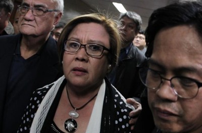 ޑުޓާޓެ އަށް ފާޑުކިޔާ ސެނެޓަރު ހައްޔަރު ކުރަން އަމުރު ނެެރެފި