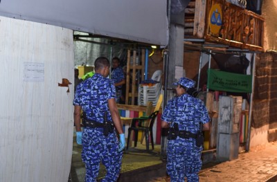 ރޭ ފުލުހުން ހިންގީ ފޭރުމުގެ އަމަލެއް، ގެންދިޔަ ތަކެތި ހަވާލުކުރަން ޖެހޭނެ: އެމްޑީޕީ