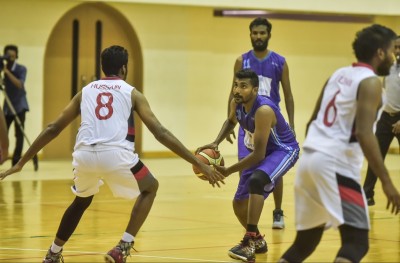 ކިންގްސް ބަލިކޮށް އެމްބީއޭ ކަޕުގެ ޗެމްޕިއަންކަން ޓީރެކްސް އަށް